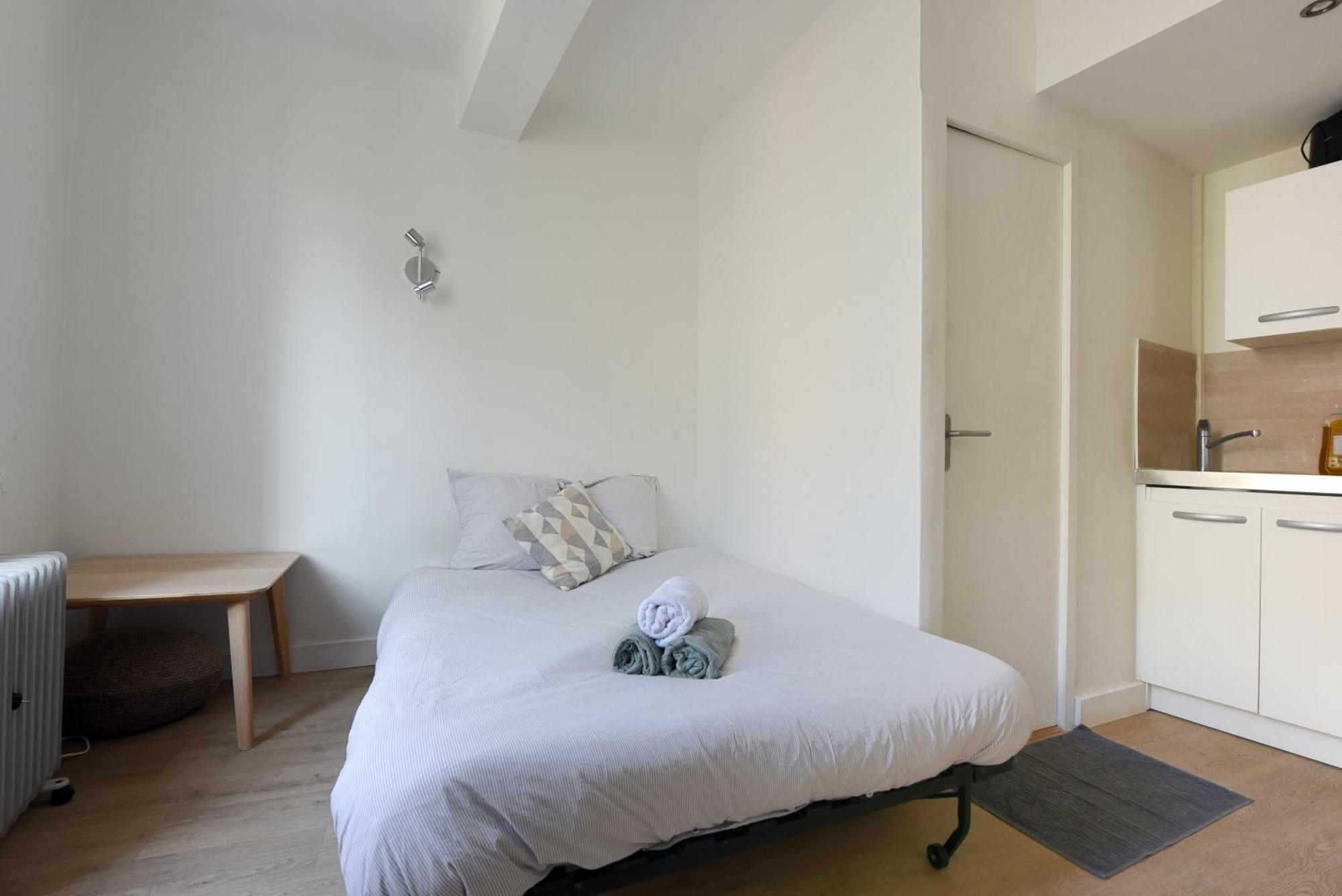 Studio Garrigue La Fare-les-Oliviers Bagian luar foto